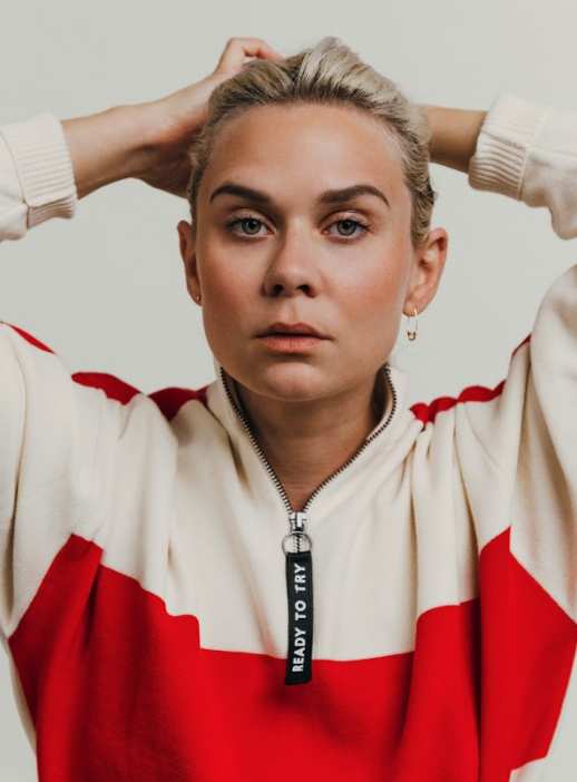 Queer singer/songwriter, Ames releases her EP, 