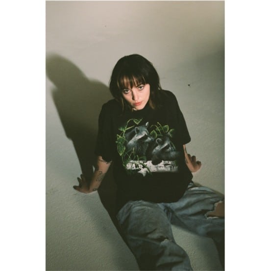  Sasha Alex Sloan releases “I Blame The World”