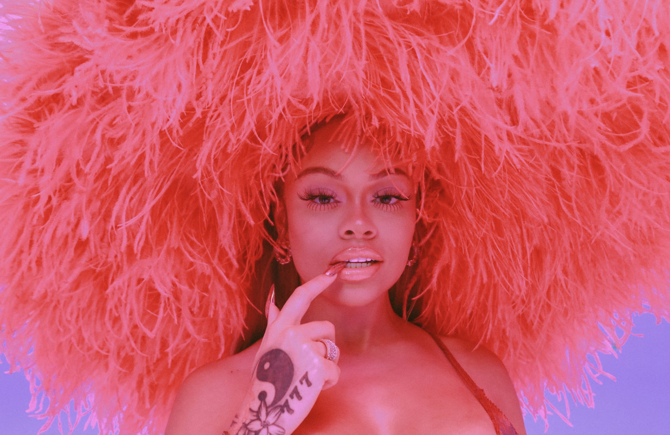 Rapper Latto starts the new single and video “Lottery” • WithGuitars