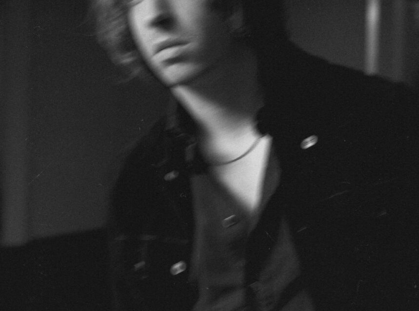 Daniel Avery announces ‘Tremor (Midnight Versions)’ remix album due for release on March 6th, 2026