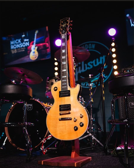 Mick Ronson’s family, fellow Spider From Mars and friends celebrate unveiling of Gibson Custom Guitar