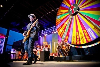Elvis_Costello_songbook_live_1f
